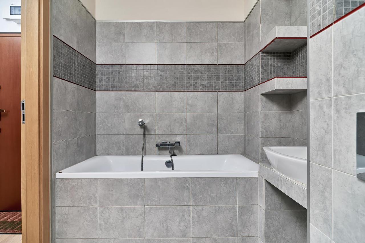 Apartment Spizowa Z Balkonem By Renters